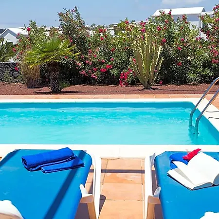Valentina Private Pool Готель Плайя-Бланка