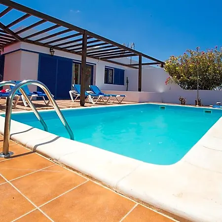 Valentina Private Pool Готель Плайя-Бланка