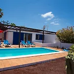 Valentina Private Pool Готель Плайя-Бланка